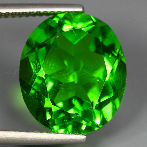 8.52 Cts_wow_very Rare Gem_parrot Green_100 % Natural Tektite Green Moldavite !!